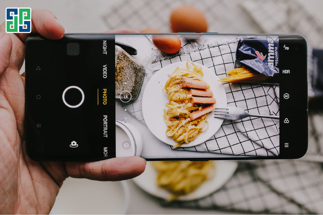 Choose unique - strange backgrounds to highlight the food