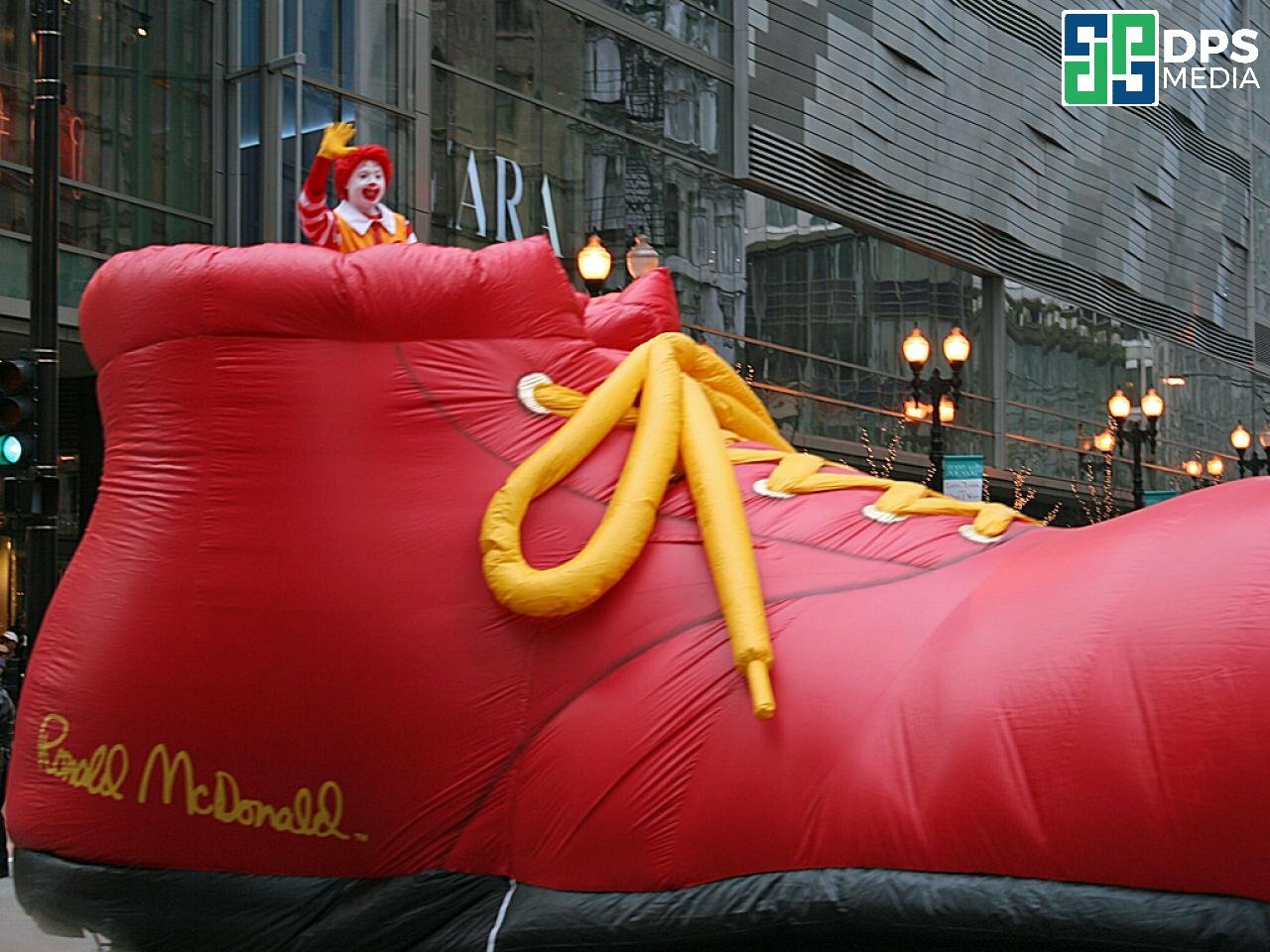 Feliz dia de ação de graças - Mc Donald " em Nova iorque